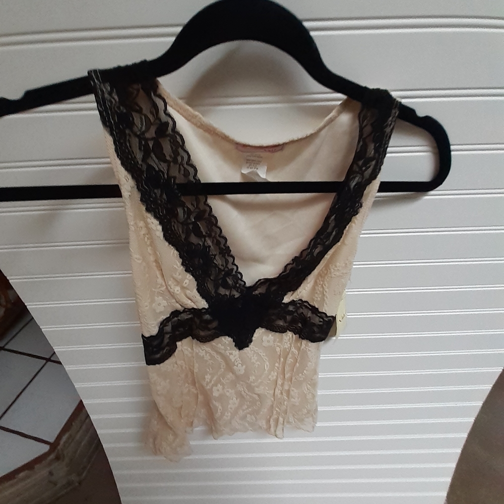 Vol 1 lace trim tank top